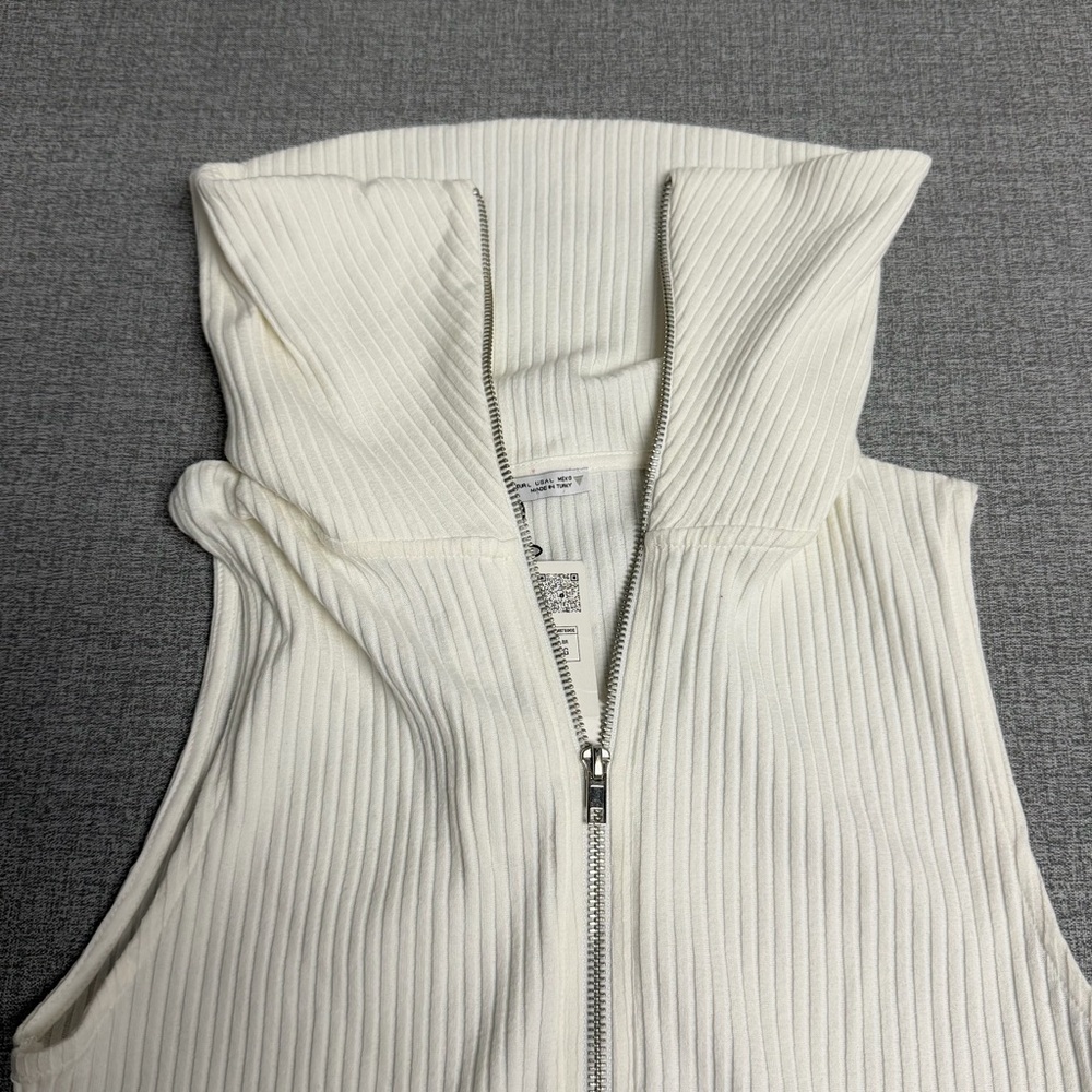 NWT! ZARA Ribbed Knit Off-the-Shoulder Full-Zip Tank Top Size L - Picture 4 of 7
